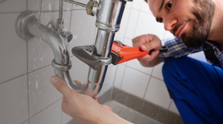 Expert burst pipe repair services in Victor, CA